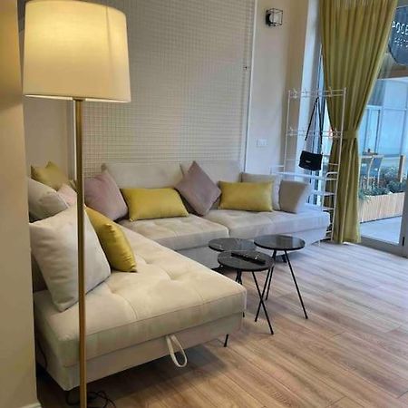 Lovely Apartment In Pogradec City With A Lake View Exterior foto