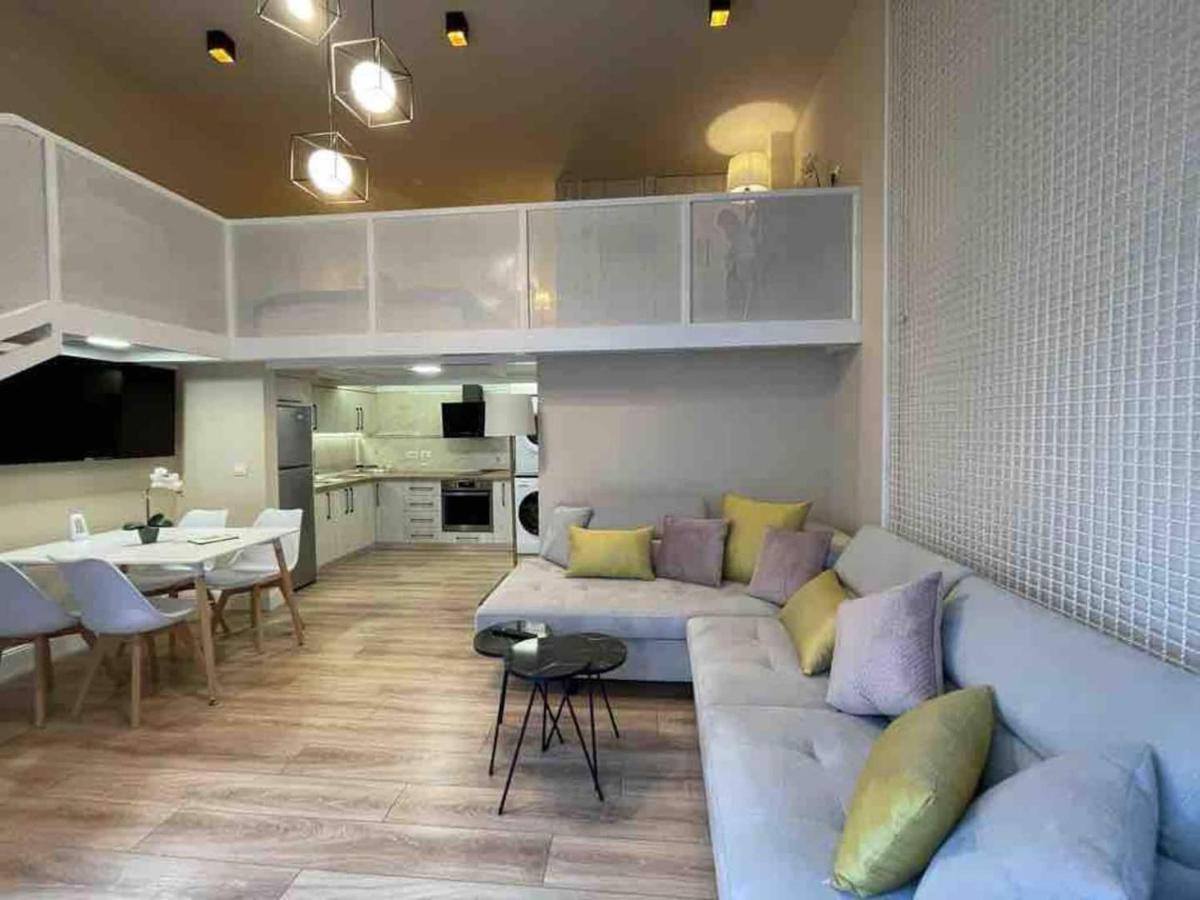 Lovely Apartment In Pogradec City With A Lake View Exterior foto