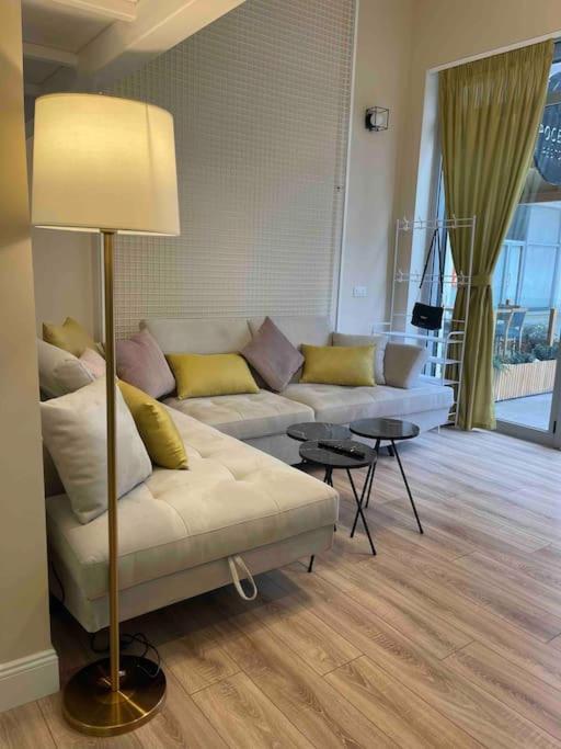 Lovely Apartment In Pogradec City With A Lake View Exterior foto