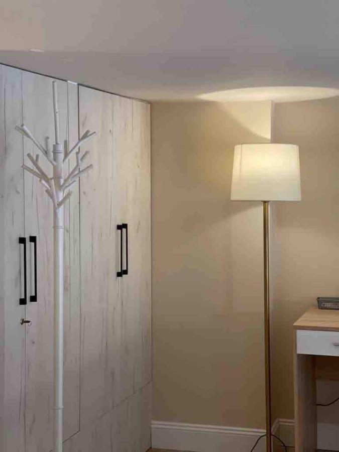 Lovely Apartment In Pogradec City With A Lake View Exterior foto